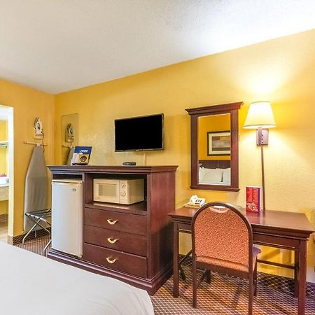 Americas Best Value Inn Of Елк Сити Екстериор снимка