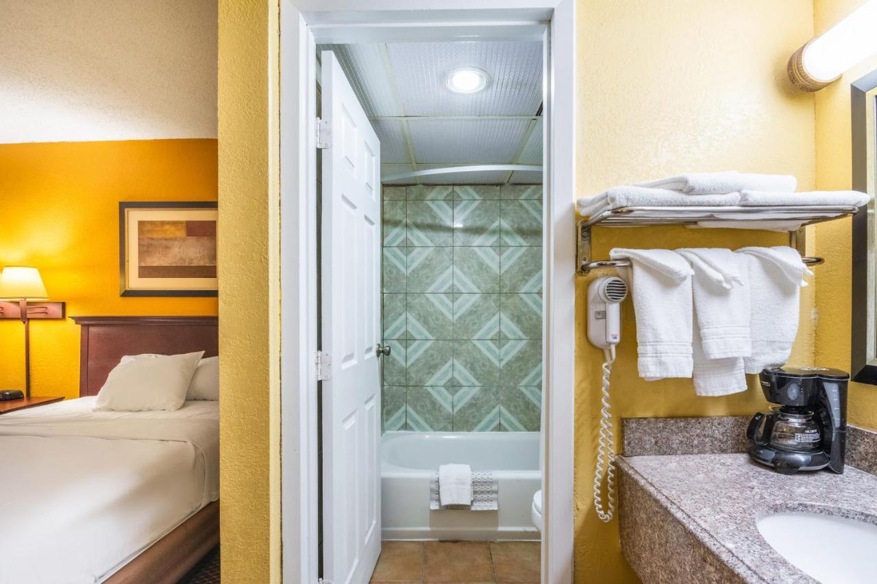 Americas Best Value Inn Of Елк Сити Екстериор снимка
