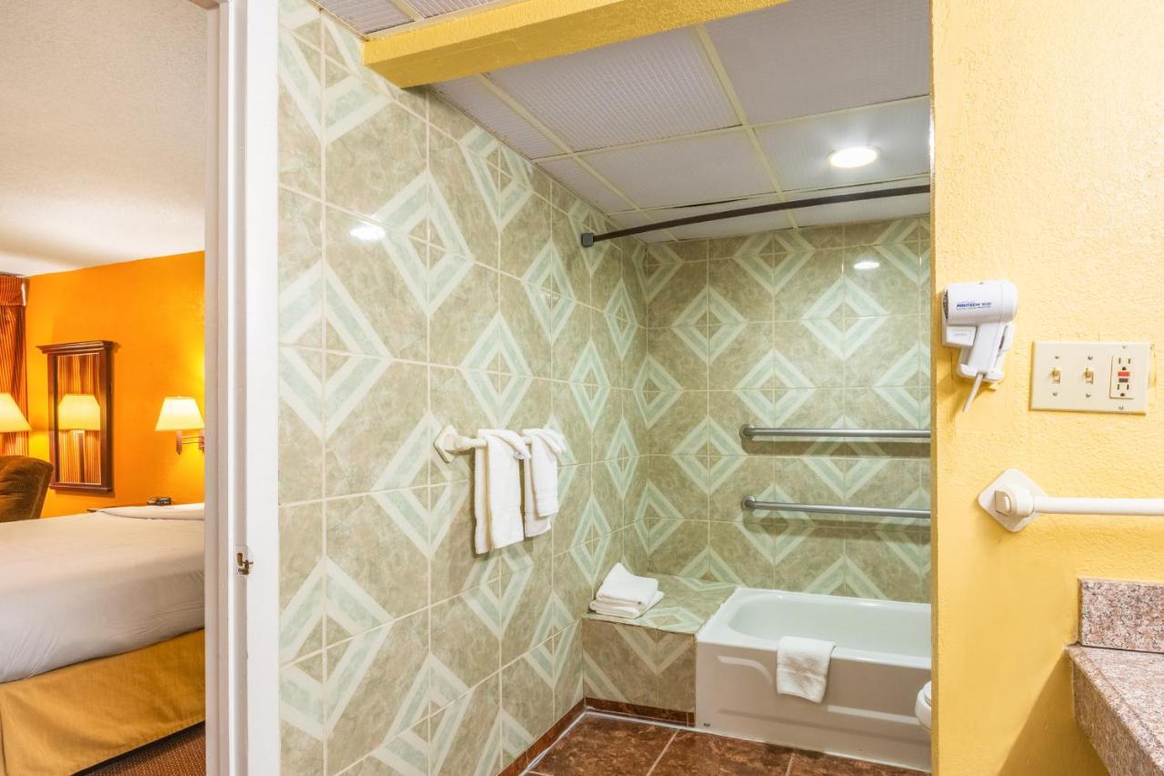 Americas Best Value Inn Of Елк Сити Екстериор снимка
