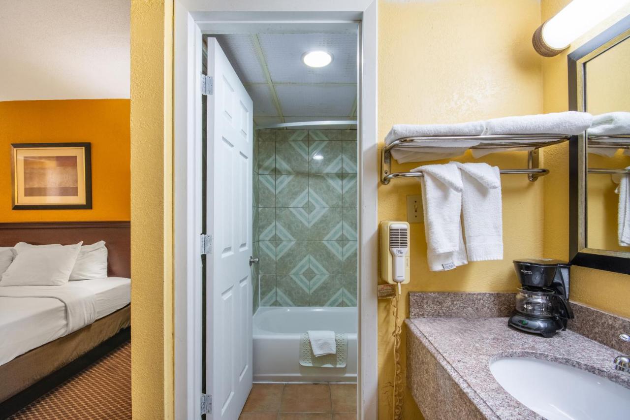Americas Best Value Inn Of Елк Сити Екстериор снимка
