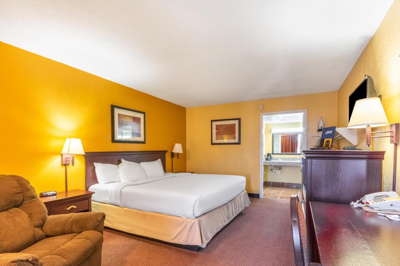 Americas Best Value Inn Of Елк Сити Екстериор снимка