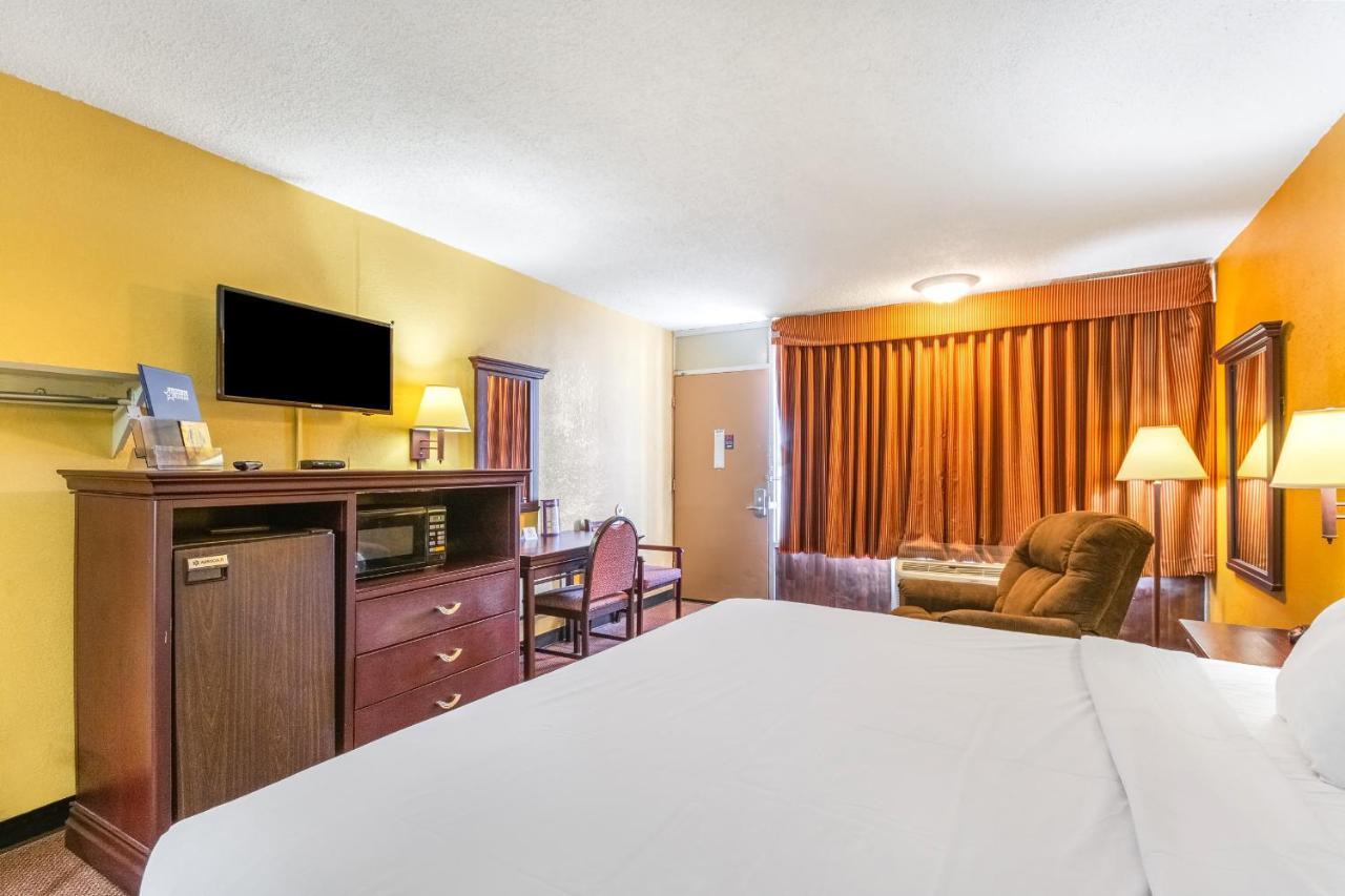 Americas Best Value Inn Of Елк Сити Екстериор снимка