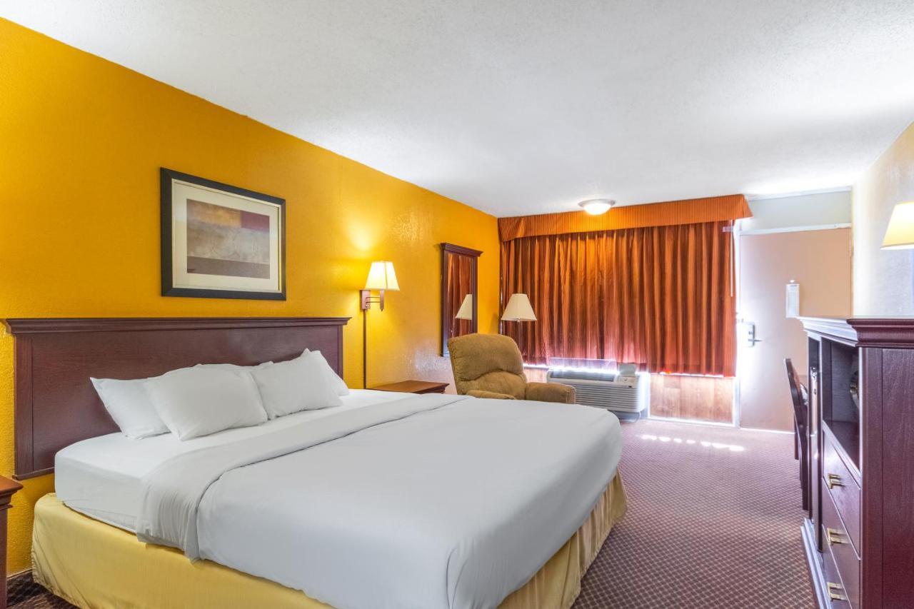Americas Best Value Inn Of Елк Сити Екстериор снимка