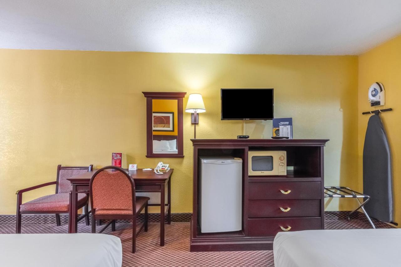 Americas Best Value Inn Of Елк Сити Екстериор снимка